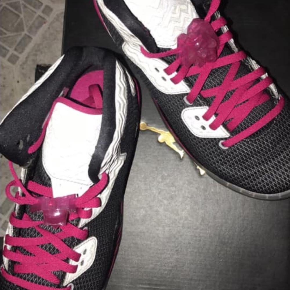 shoes - Picture 3 of 4